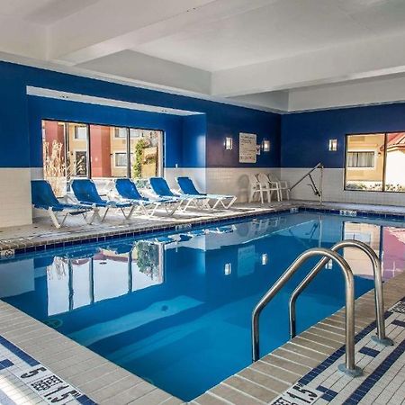 Regency Inn & Suites New London Mystic מראה חיצוני תמונה