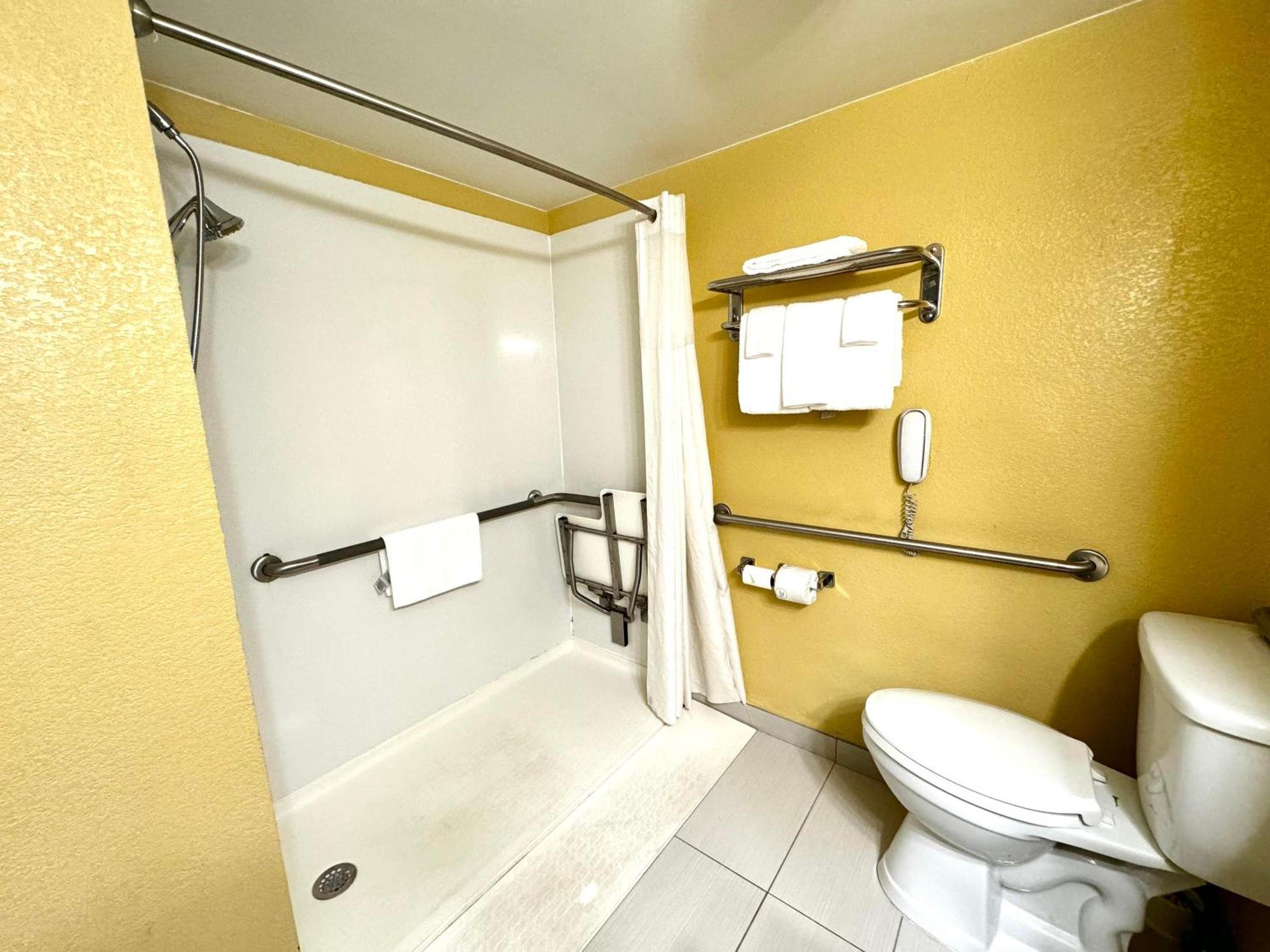 Regency Inn & Suites New London Mystic מראה חיצוני תמונה