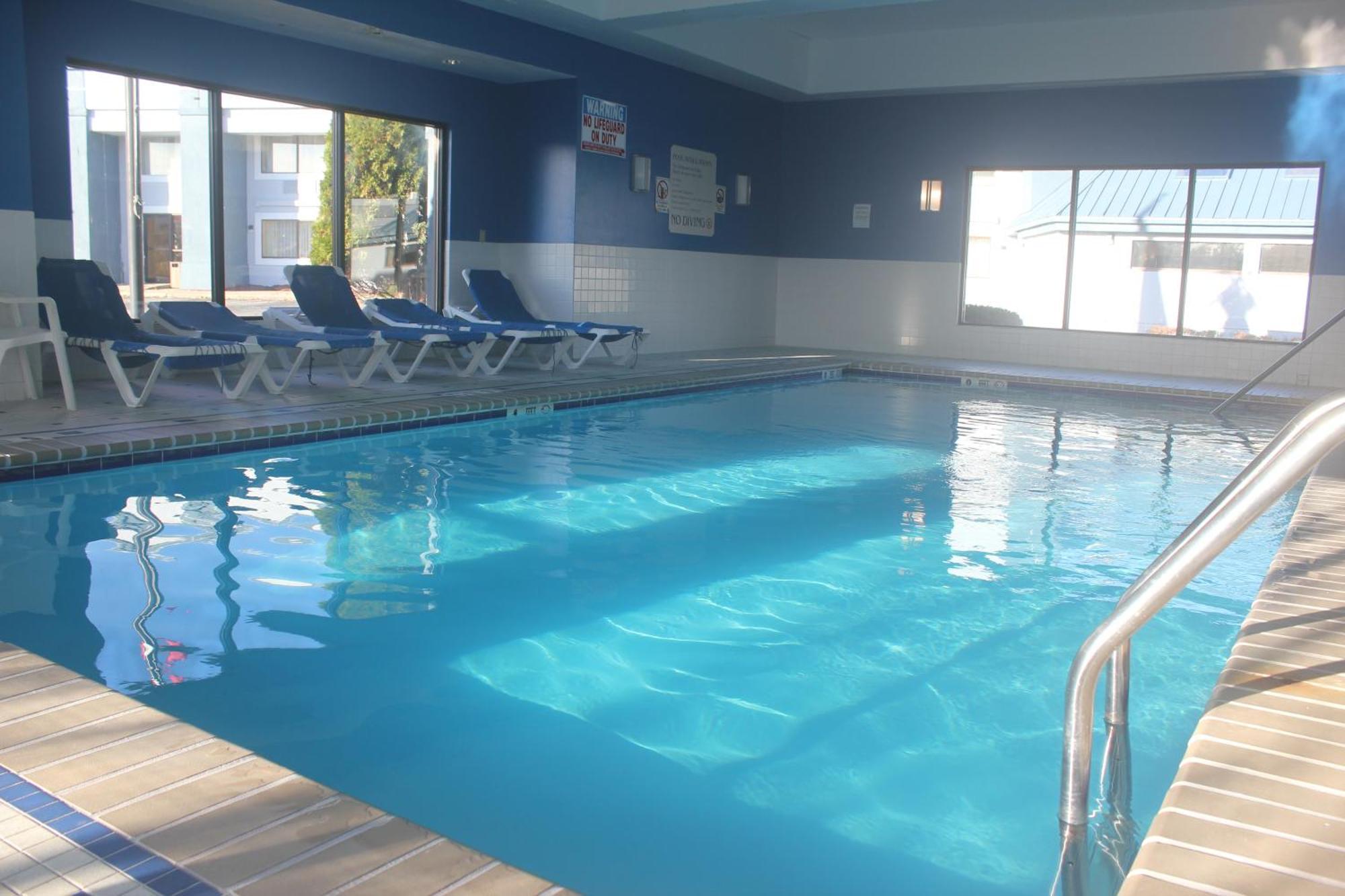 Regency Inn & Suites New London Mystic מראה חיצוני תמונה