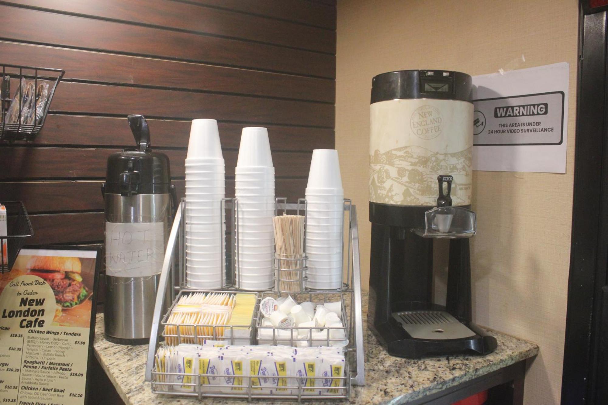 Regency Inn & Suites New London Mystic מראה חיצוני תמונה